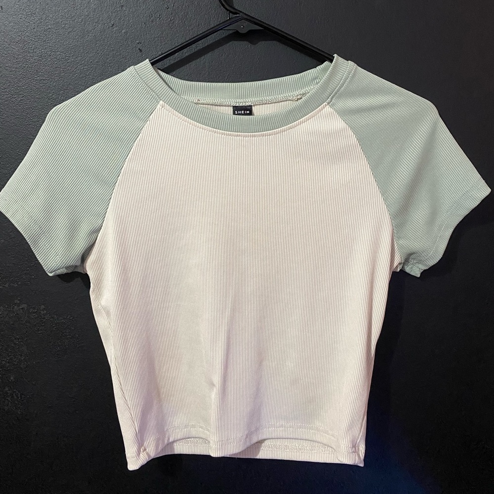 SHEIN green & white t-shirt S